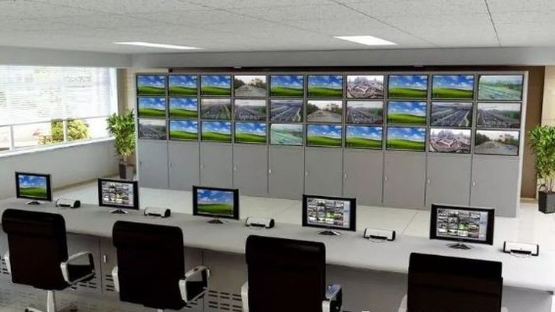 公共停车场监控道闸安装：技术要点与合规性考量**